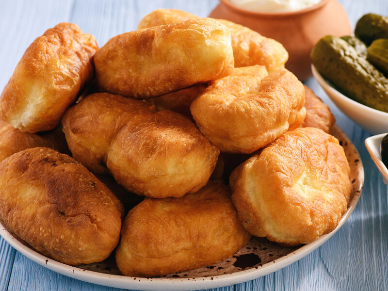 Трошки часу – і дуже багато смачних і пухких пиріжків лежатиме на столі. Простий рецепт тіста Трошки часу – і дуже багато смачних і пухких пиріжків лежатиме на столі. Простий рецепт тіста