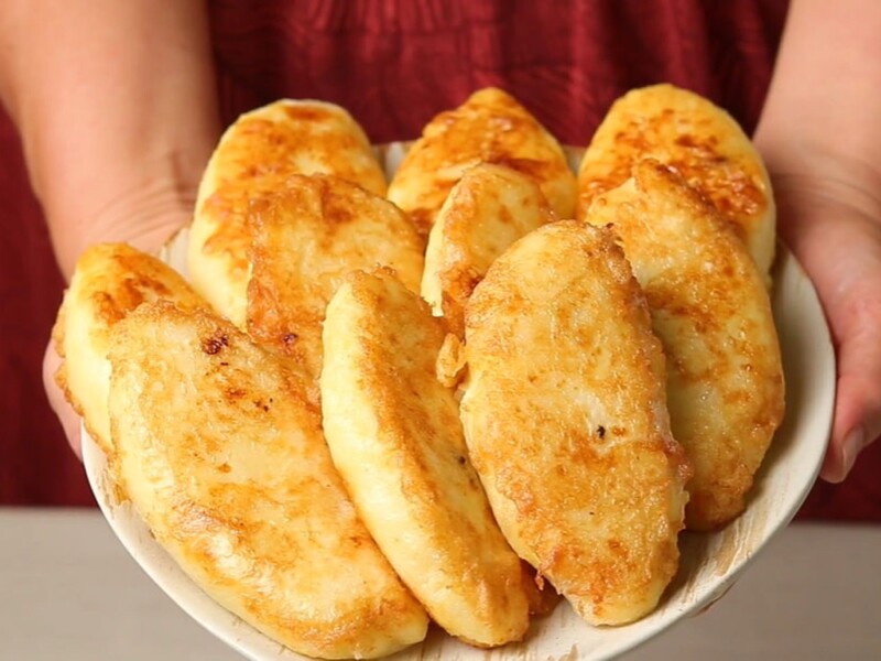 Приготуйте ніжні й неймовірно смачні манники за цим рецептом