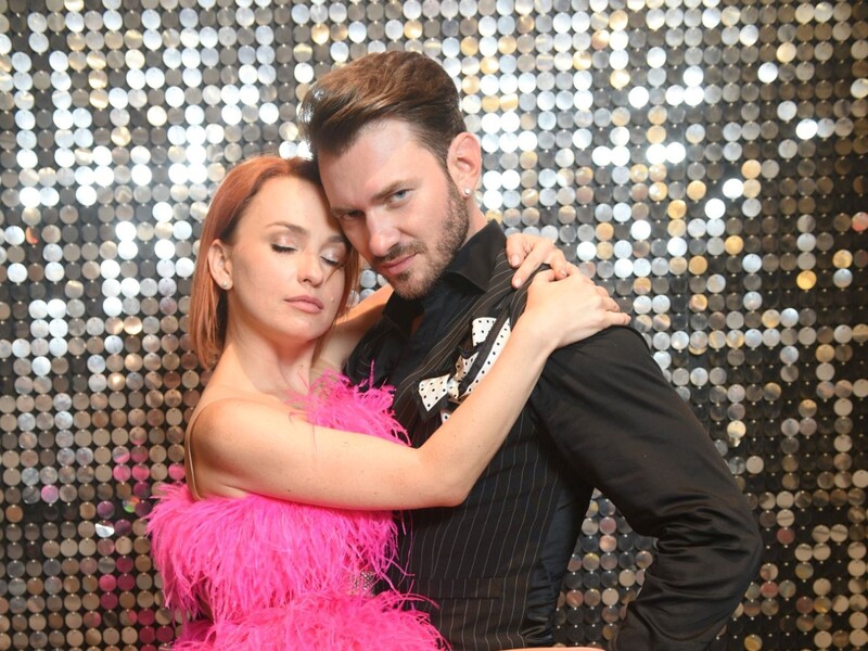 Три неймовірно чуттєві виступи Дікусара на "Танцях з зірками", які можна дивитися вічно. Відео