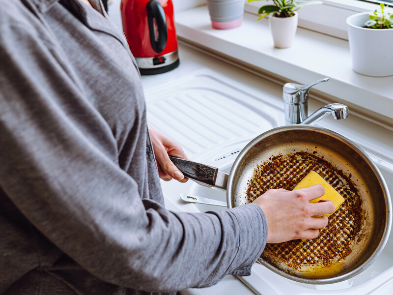 Чи можна виливати олію після смаження в раковину? Як роблять досвідчені господині