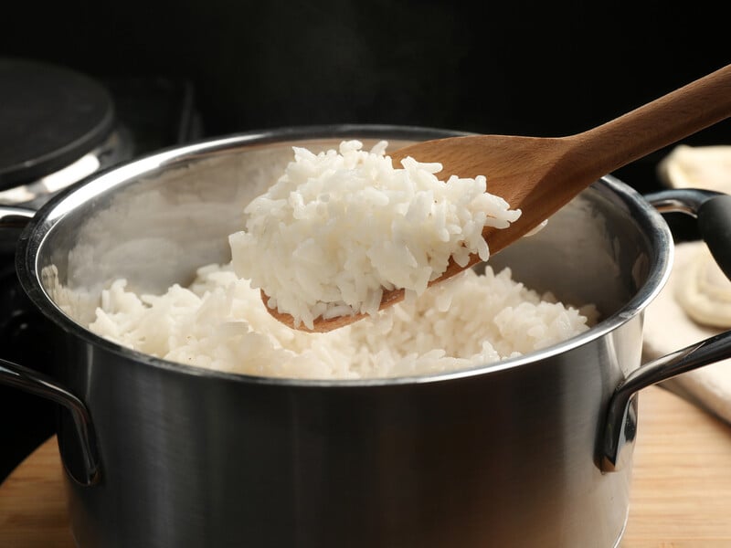 От чому варений рис злипається. Цю помилку часто роблять новачки