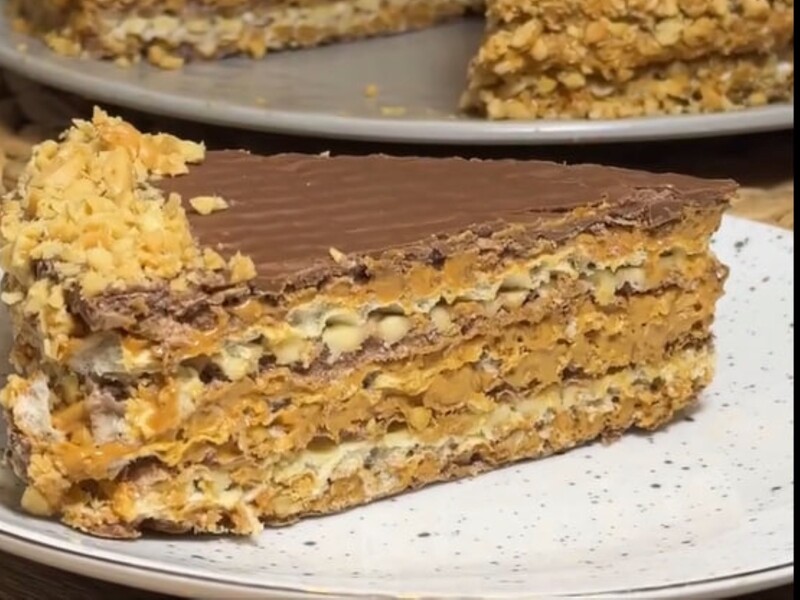 Приготуйте цей неймовірно смачний торт "Снікерс". Простий рецепт без випікання