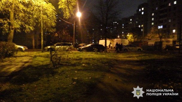 У Києві чоловік напав з ножем на перехожого, який заступився за дитину: чим усе закінчилося