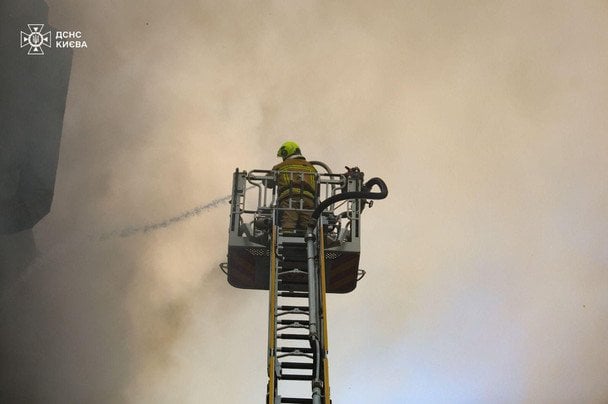 Вранішній удар РФ по Святошино у Києві: влада повідомила про загиблих, деталі