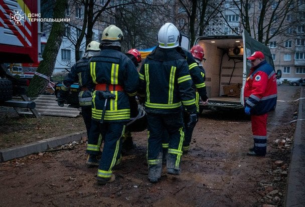 Не встигли до укриття: нові детали про жертв кривавого удару по Тернополю
