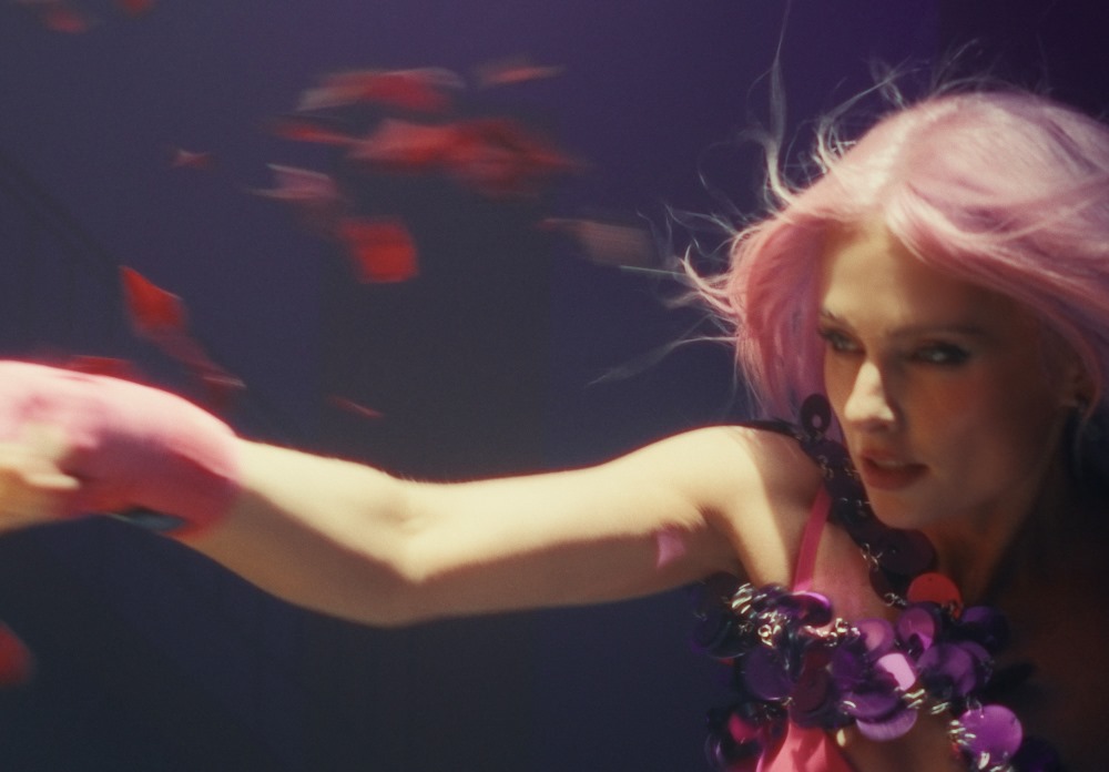 «Навіть якщо болить – не втрачайте себе»: співачка SVITLA про нову пісню «Kryzhana»