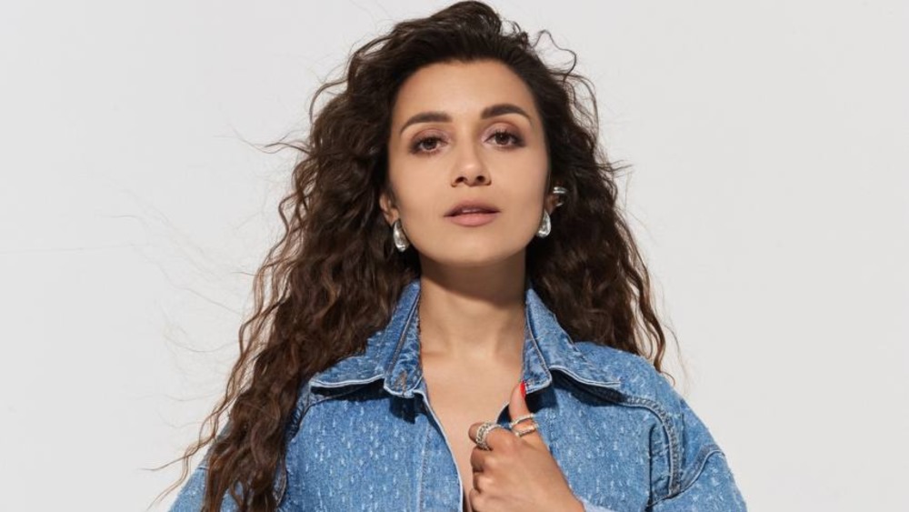 Liya Li представила пісню «Тато» — одночасно зворушливу і танцювальну історію про любов до найріднішої людини Liya Li представила пісню «Тато» — одночасно зворушливу і танцювальну історію про любов до найріднішої людини