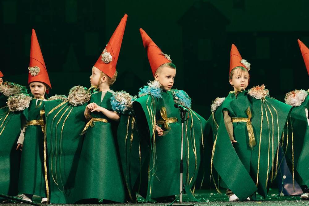 Унікальний підхід до навчання: 100 учнів школи "Творці" підкорюють велику сцену