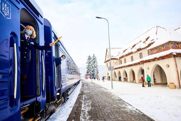 Скасують низку поїздів у новорічні свята: дізнайтесь, які рейси не курсуватимуть