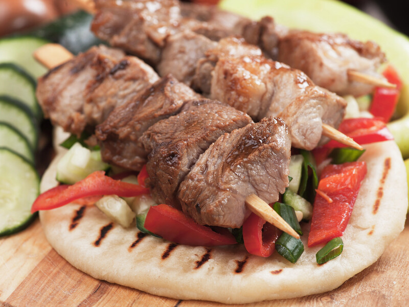 Приготуйте цей соковитий шашлик у духовці всього за 30 хвилин. Рецепт ніжного маринаду