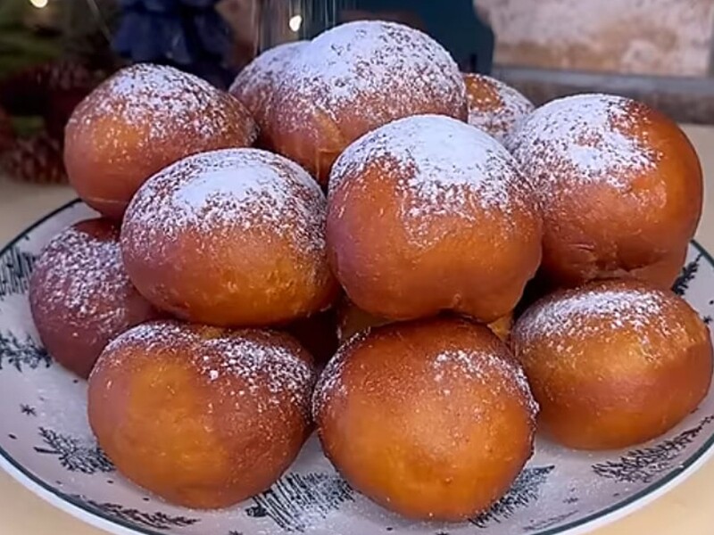 Додайте цей секретний інгредієнт у тісто – і пампушки завжди будуть пухкими й хрусткими. Рецепт