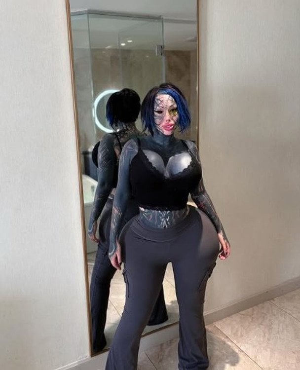 Модель із "найтовстішою вагіною у світі" загинула за загадкових обставин: що сталося (фото)