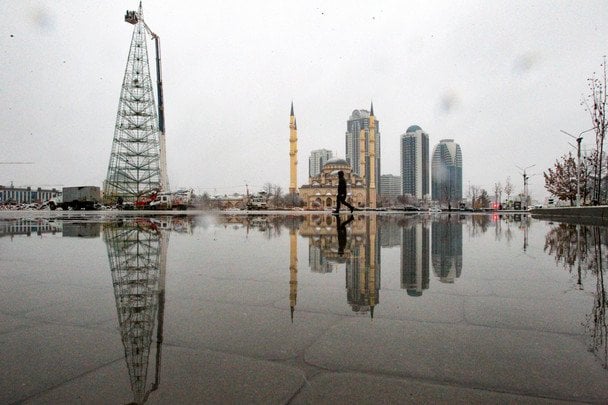 Чечню атакували дрони: є влучання у Грозний Сіті (фото)