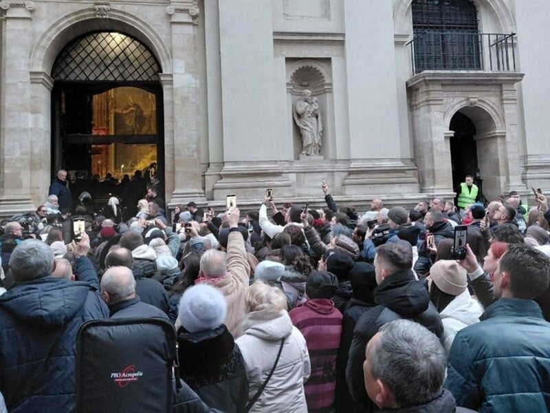 У Львові попрощалися зі Степаном Гігою. Перші відео й фото