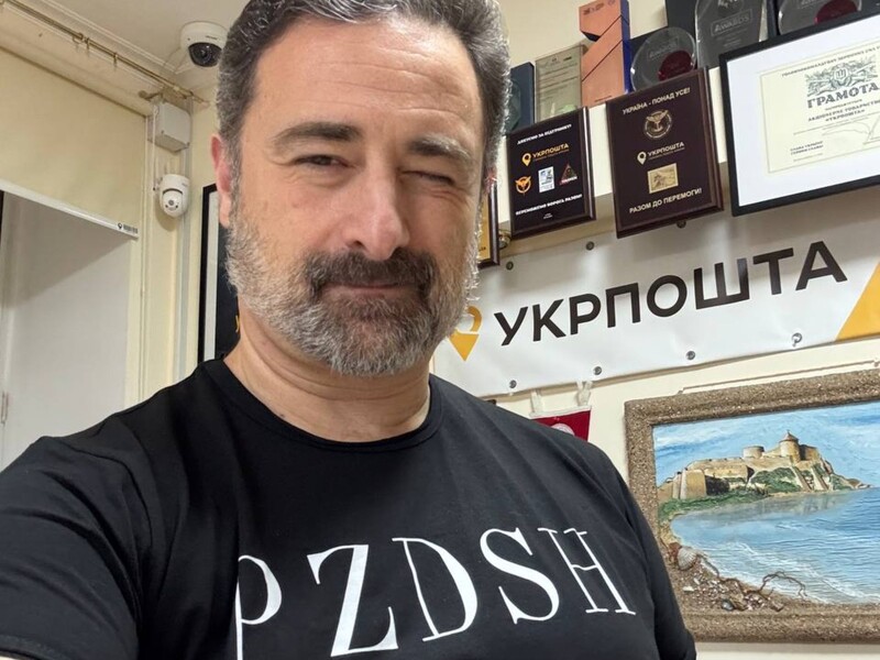 Глава "Укрпошти" Смілянський на тлі обваленого Кремля загадав різдвяне бажання. Фото