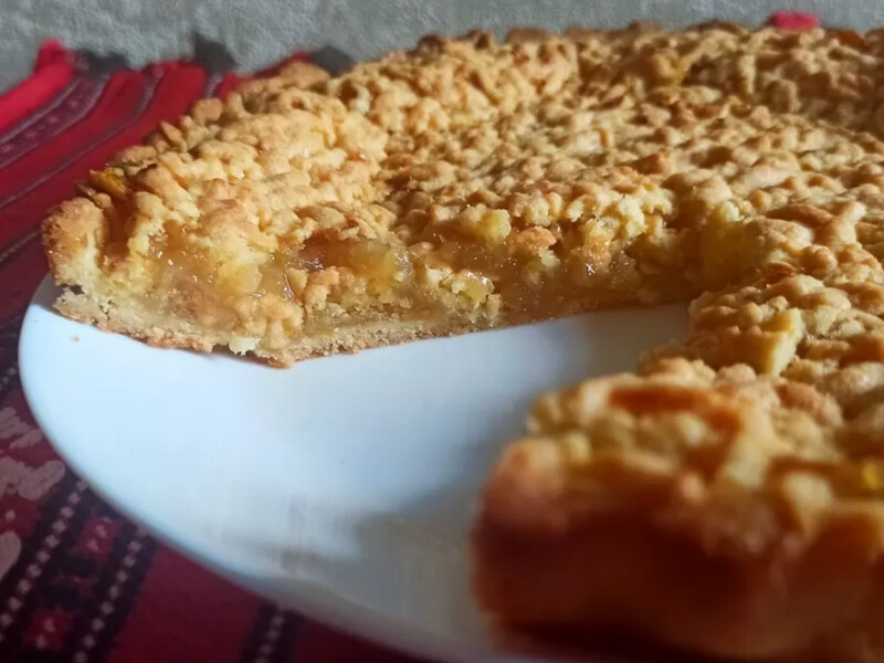 Після випікання тертого лимонного пирога зробіть це – і ніжна начинка стане схожою на желе Після випікання тертого лимонного пирога зробіть це – і ніжна начинка стане схожою на желе