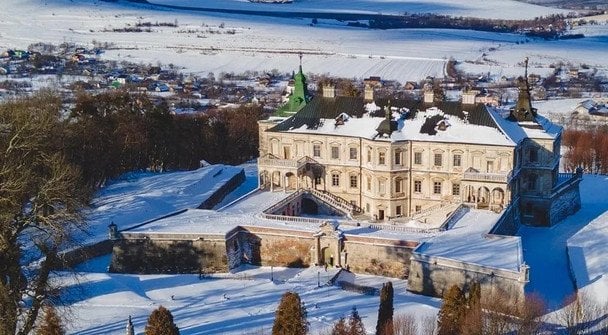 Де провести зимові вихідні на Львівщині: найцікавіші замки