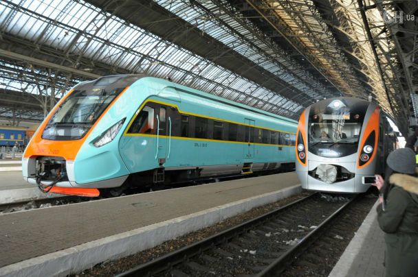 Надзвичайна ситуація на залізниці: міжнародні поїзди «УЗ» евакуюють через «замінування»