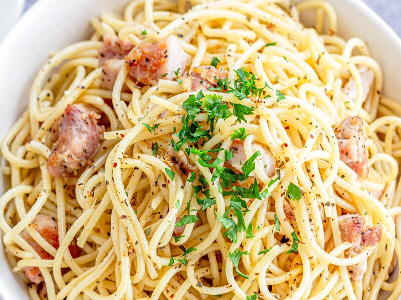 Макарони по-флотськи за цим рецептом готувати дуже просто. Перемішайте – і готово