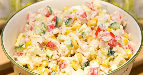 Салат з крабовими палочками: проста хитрість, яка допоможе зробити його смачнішим