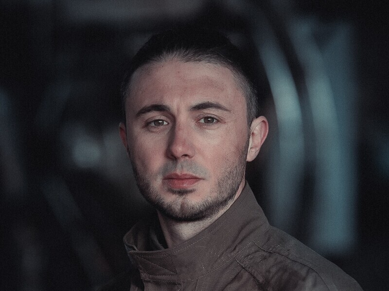 Тарас Тополя невдоволено зустрів блогера, проте погодився на неординарну пропозицію. Відео