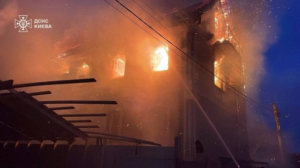 Київ усю ніч — під потужною атакою ракет і дронів: яка ситуація у районах