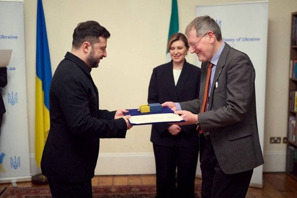 Зеленський нагородив ірландських медиків за внесок у порятунок українських воїнів