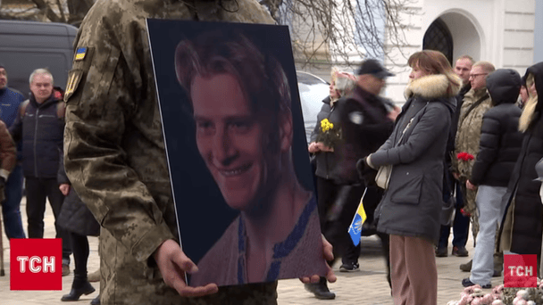 У Києві попрощалися з актором та добровольцем Іваном Кононенком, який загинув на Курщині рік тому