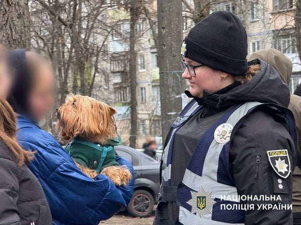 Ворожа атака у Святошинському районі Києва: поліцейські продовжують документувати наслідки (фото)