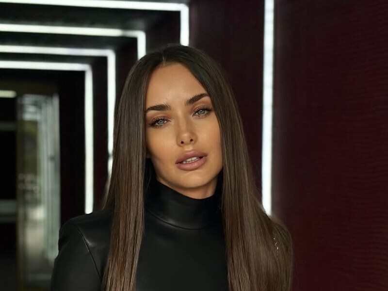 "Твоє життя – просто пук". Під час польоту Мішиної в літака зламався двигун