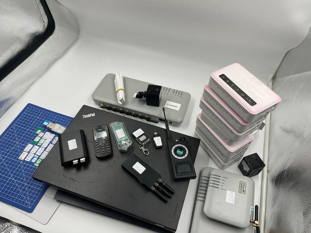 У Польщі затримали українців зі шпигунським обладнанням (фото)