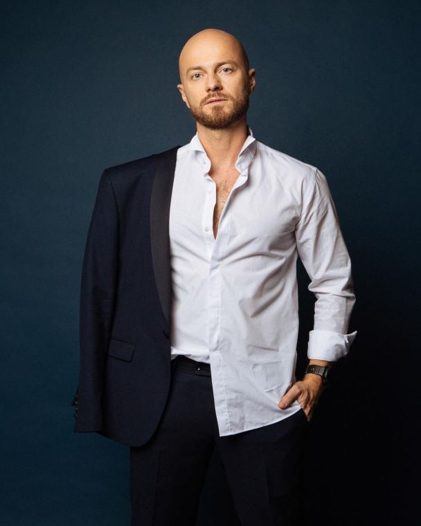 Влад Яма розплакався в аеропорту США під час зустрічі з батьками, яких не бачив чотири роки