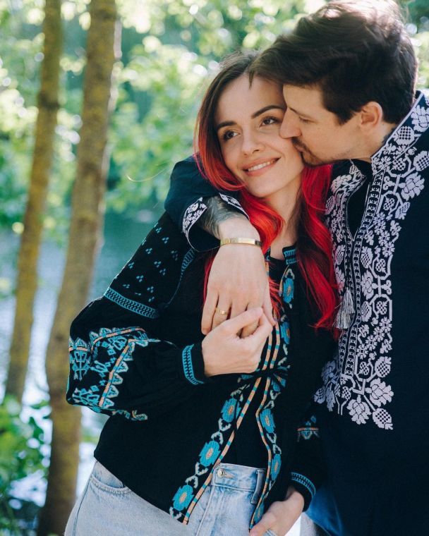 Чоловік MamaRika подарував їй розкішний автомобіль вартістю понад 30 тисяч доларів