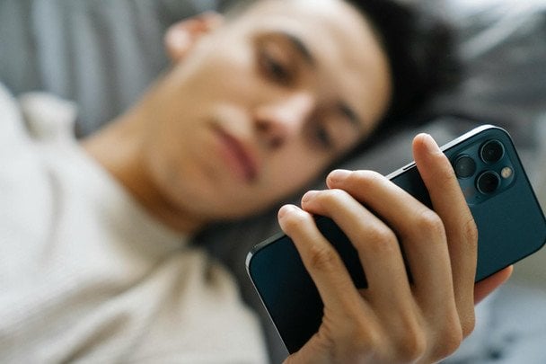 Ця оптична ілюзія змушує сумніватися у зорі: перевірте самі
