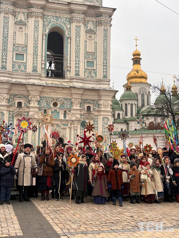 "Нова радість стала": у центрі Києва відбулася святкова Різдвяна хода (відео)