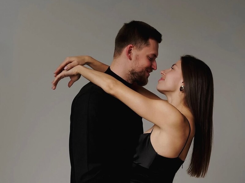 "Кращий жарт за останні дні, так точно". Вагітна Бех-Романчук із чоловіком зняла кумедне відео