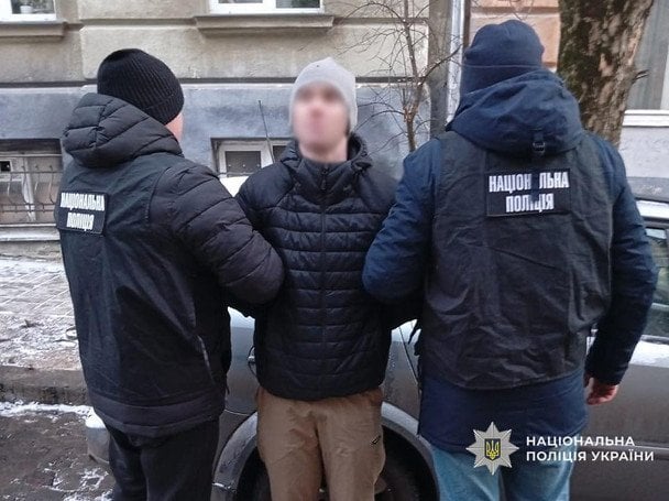 У Чернігові затримали молодика, який повалив ханукальну менору: як його покарають