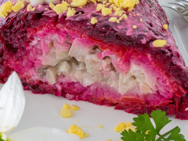 Таке подавання салату "Шуба" точно вразить гостей. Обов'язково скористайтеся цим рецептом