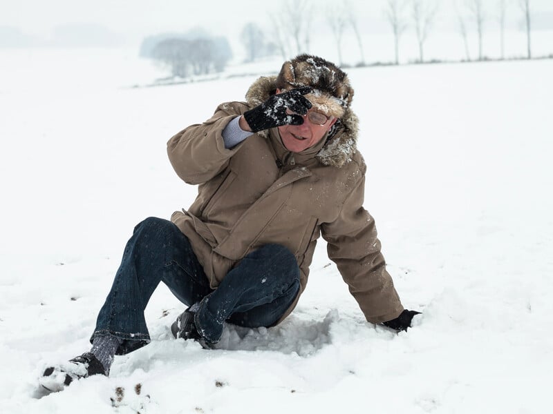 Щоб не впасти на льоду, обов'язково скористайтеся цією порадою. Перевірений лайфхак