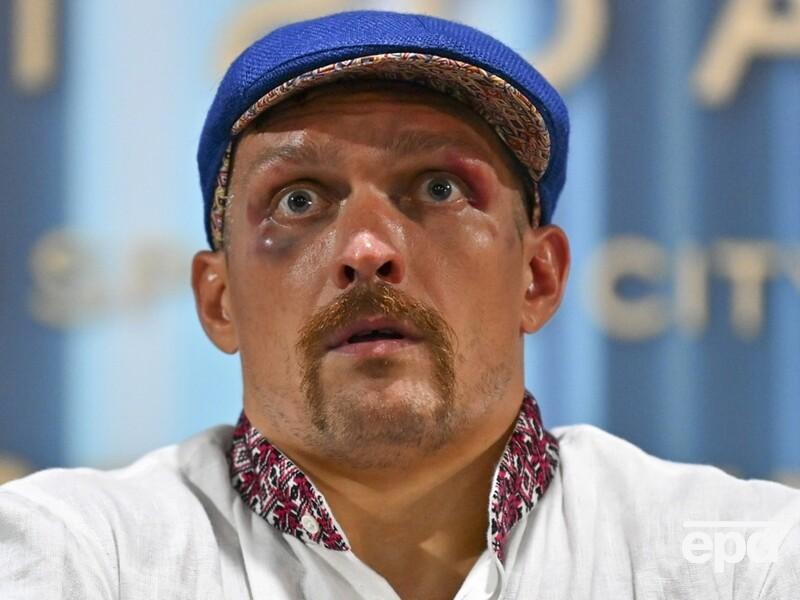 Усик привіз дещо з України боксеру, якого колись відправив у нокаут. Відео