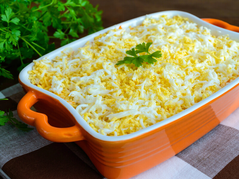 Приготуйте на свята той самий салат "Мімоза". Усі інгредієнти – у рецепті