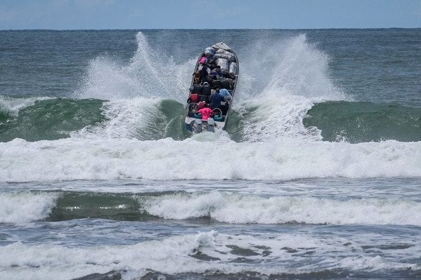 Трагедія біля острова Крит: загинули 18 людей