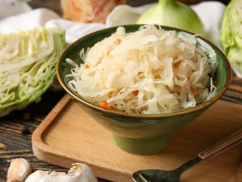 Будете квасити – скористайтеся цими секретами. Пропорції солі й сам рецепт квашеної капусти без цукру