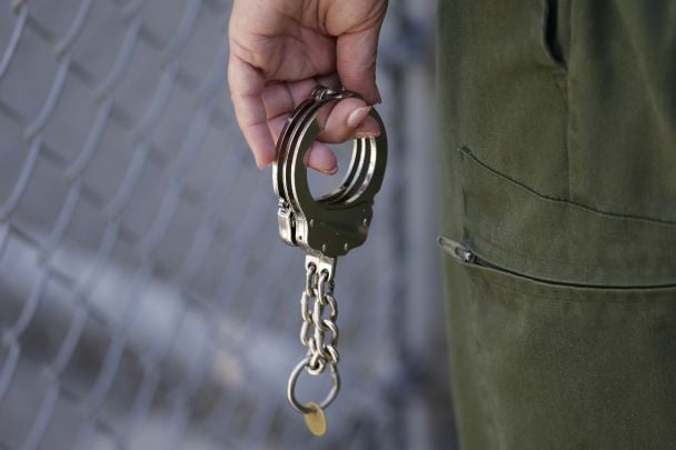 У Хмельницькому чоловік погрожував вибухом у будівлі ТЦК: як його покарали У Хмельницькому чоловік погрожував вибухом у будівлі ТЦК: як його покарали