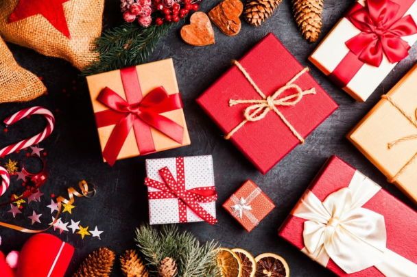 Мольфар назвав подарунки, які ніколи не можна дарувати і приймати, аби не накликати біду