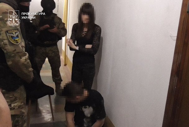 Розбещували доньку від 6 місяців: на Дніпропетровщині судитимуть батьків за знущання з дитини