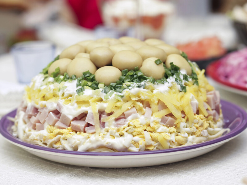 "Вибух смаку на святковому столі!" Салат "Дубки" – один із найсмачніших