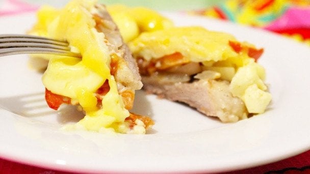 М’ясо по-французьки з ананасами для новорічного столу: святковий акцент