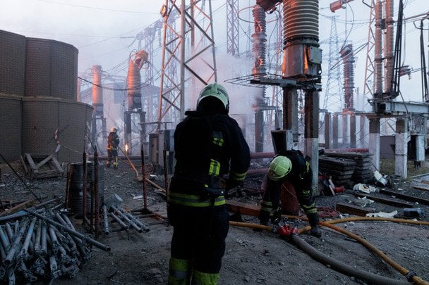 Росіяни вдарили по енергооб'єктах в одній з областей: пошкодження суттєві