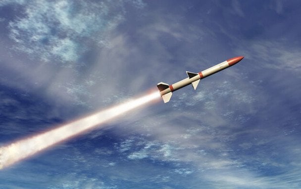 Вибухи у Дніпрі: ворог вгатив балістикою по місту